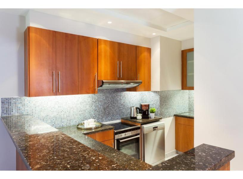 Nasma Luxury - Park Tower دبي